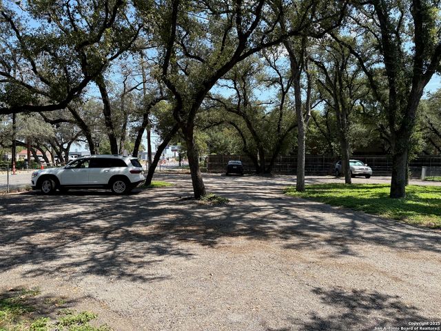 3004 Nacogdoches, San Antonio, TX 78217