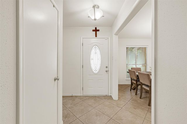 842 Walbrook Drive, Houston, TX 77062