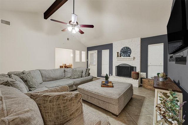 842 Walbrook Drive, Houston, TX 77062