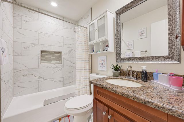842 Walbrook Drive, Houston, TX 77062