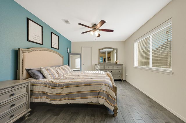 842 Walbrook Drive, Houston, TX 77062