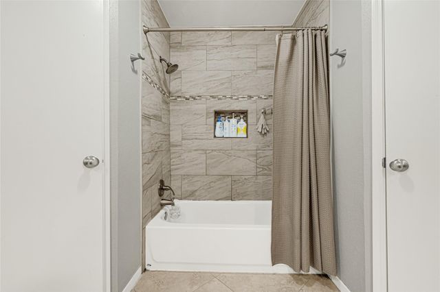842 Walbrook Drive, Houston, TX 77062