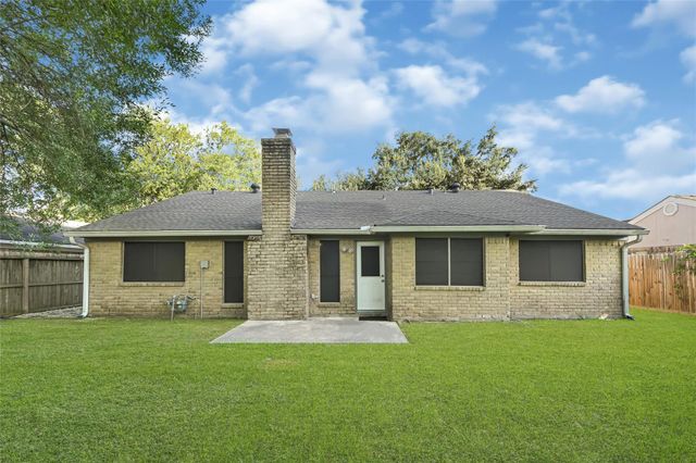 842 Walbrook Drive, Houston, TX 77062
