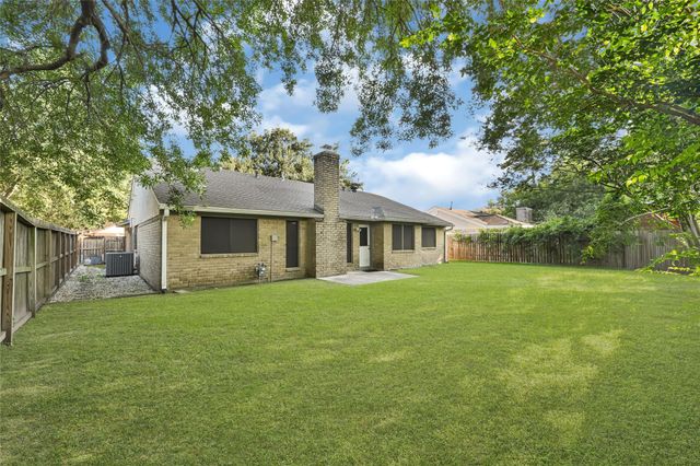 842 Walbrook Drive, Houston, TX 77062