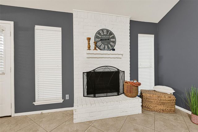 842 Walbrook Drive, Houston, TX 77062