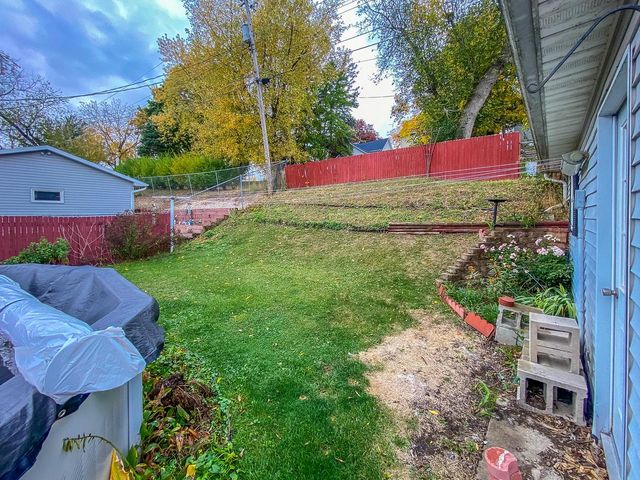 808 Birchwood DRIVE, Beaver Dam, WI 53916