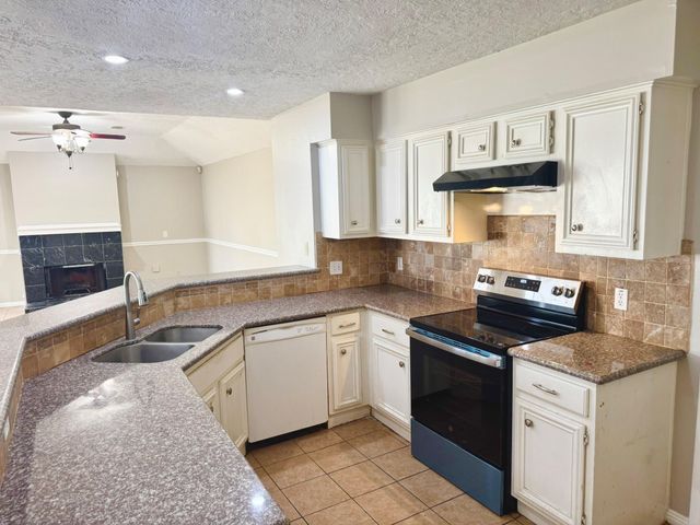 9622 Sandstone Street, Houston, TX 77036