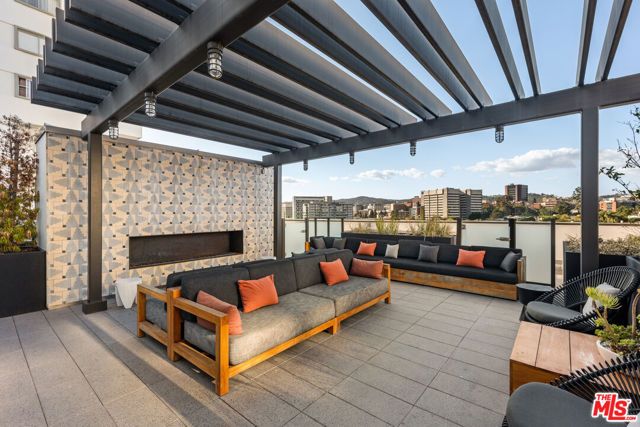 10777 Wilshire Boulevard 201, Los Angeles, CA 90024