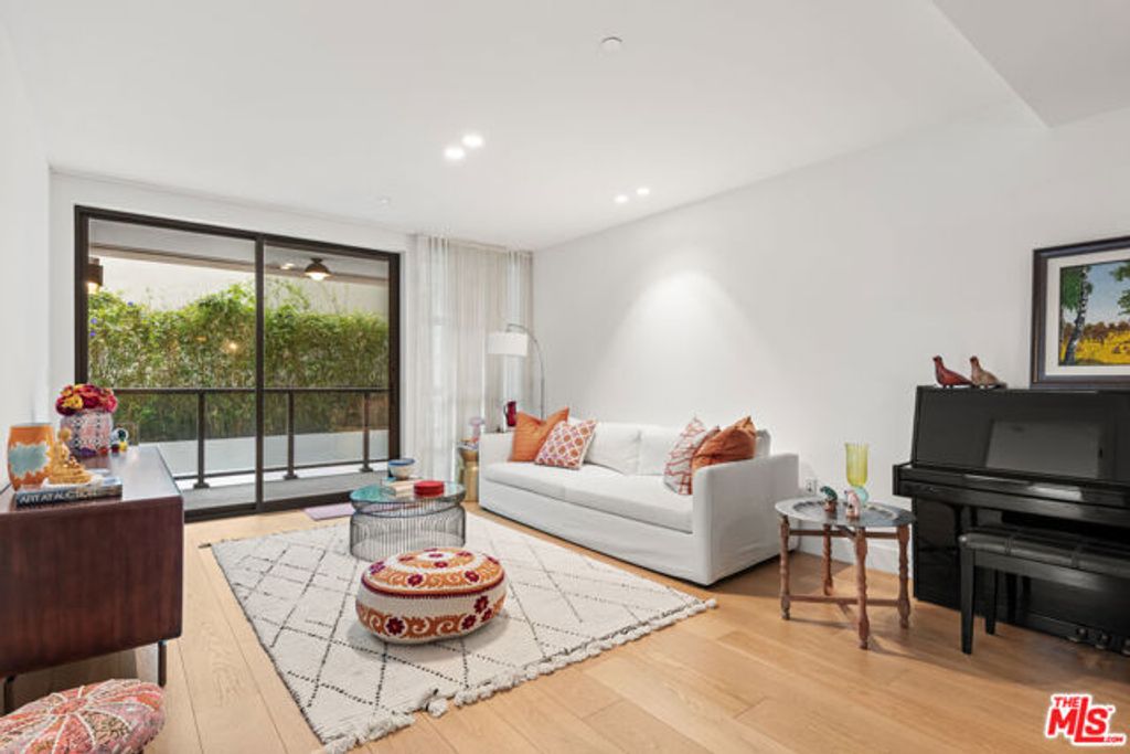 10777 Wilshire Boulevard 201, Los Angeles, CA 90024