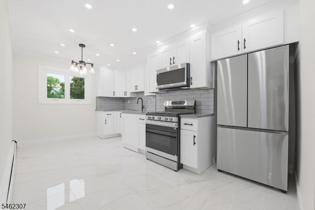 813 20Th St, Union City, NJ 07087
