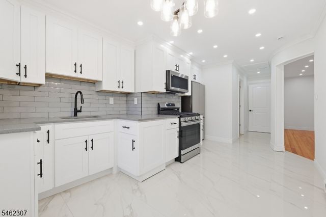 813 20Th St, Union City, NJ 07087