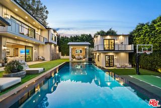 15645 Woodvale Road, Encino (los Angeles), CA 91436