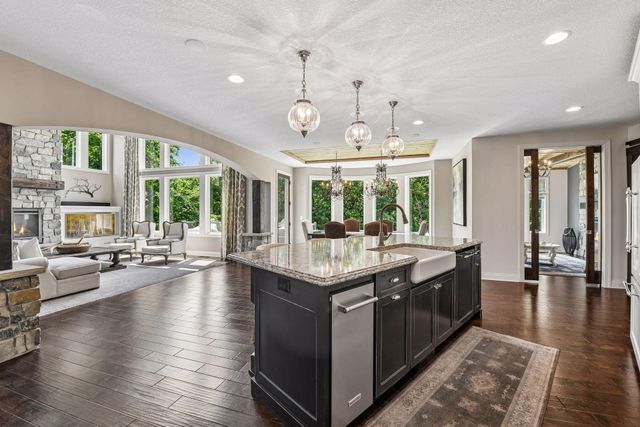 9690 Sky Lane, Eden Prairie, MN 55347