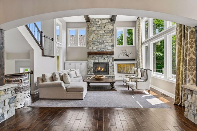 9690 Sky Lane, Eden Prairie, MN 55347