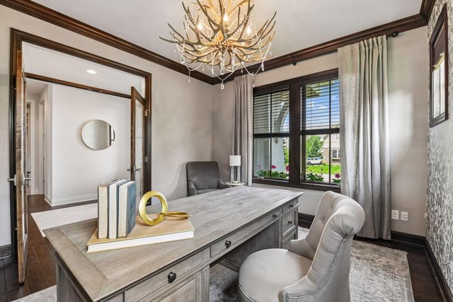 9690 Sky Lane, Eden Prairie, MN 55347