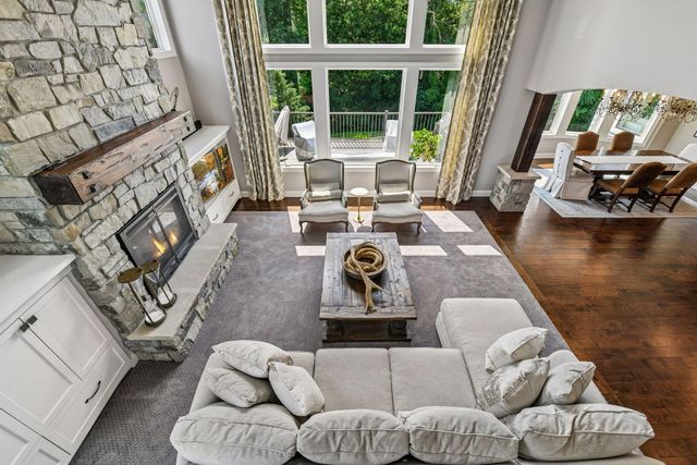 9690 Sky Lane, Eden Prairie, MN 55347
