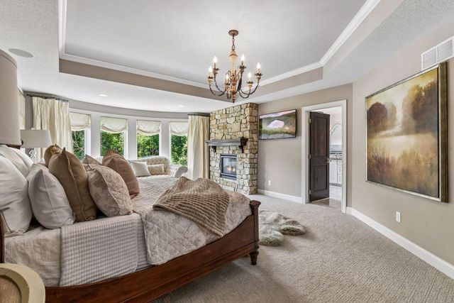 9690 Sky Lane, Eden Prairie, MN 55347