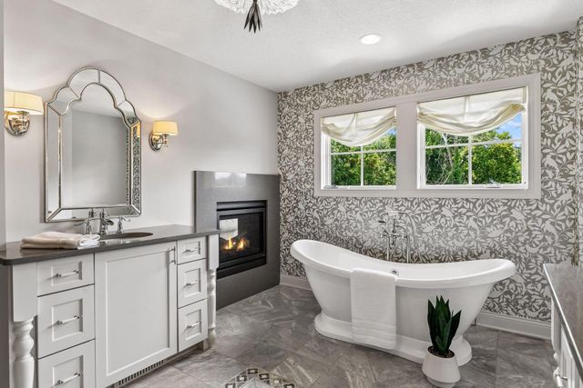9690 Sky Lane, Eden Prairie, MN 55347