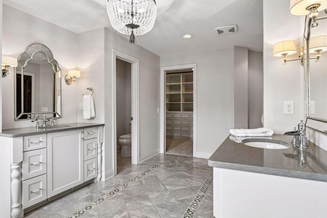 9690 Sky Lane, Eden Prairie, MN 55347