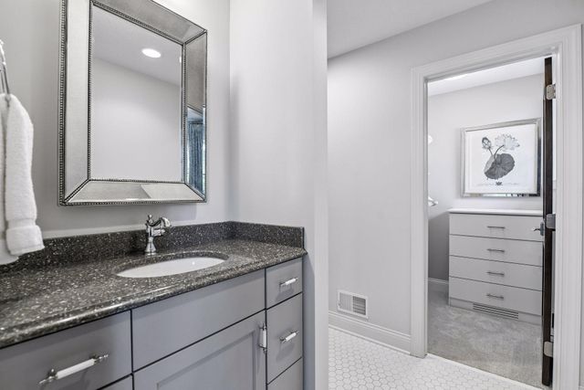 9690 Sky Lane, Eden Prairie, MN 55347