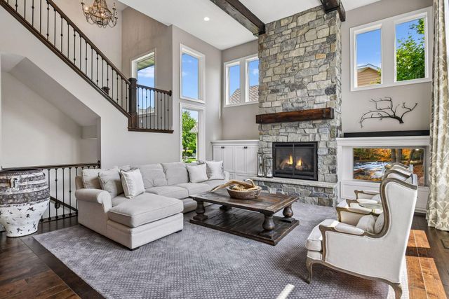9690 Sky Lane, Eden Prairie, MN 55347