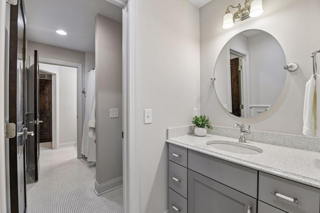 9690 Sky Lane, Eden Prairie, MN 55347