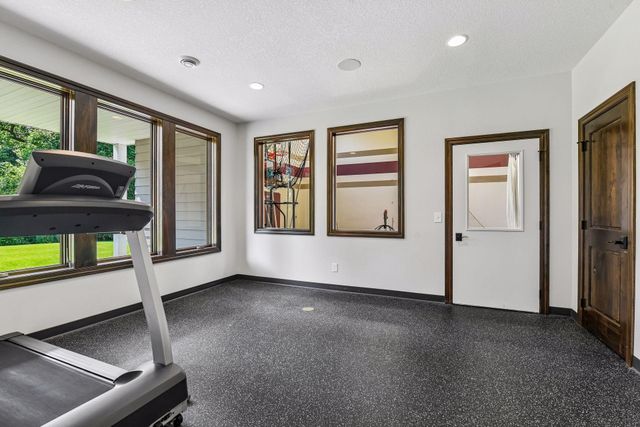 9690 Sky Lane, Eden Prairie, MN 55347