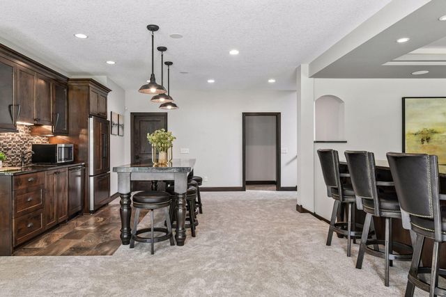 9690 Sky Lane, Eden Prairie, MN 55347