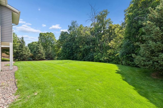 9690 Sky Lane, Eden Prairie, MN 55347
