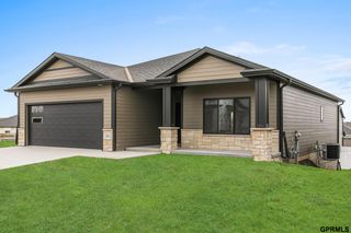 415 N 105th Street, Lincoln, NE 68527