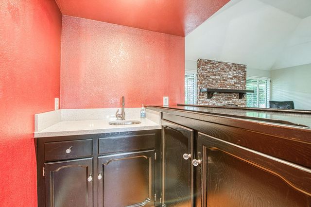5284 N Pleasant Avenue, Fresno, CA 93711