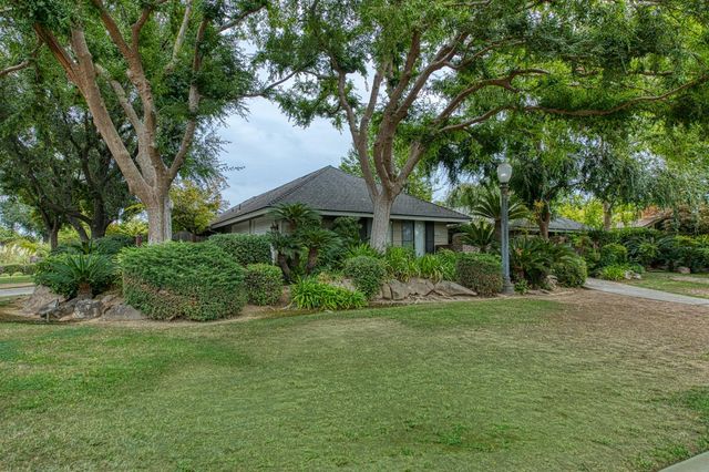 5284 N Pleasant Avenue, Fresno, CA 93711