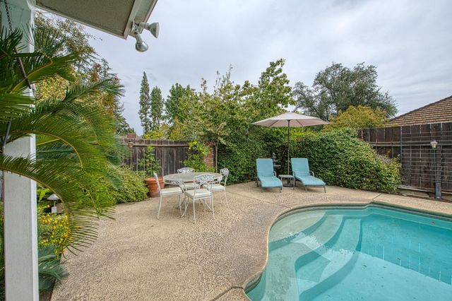 5284 N Pleasant Avenue, Fresno, CA 93711