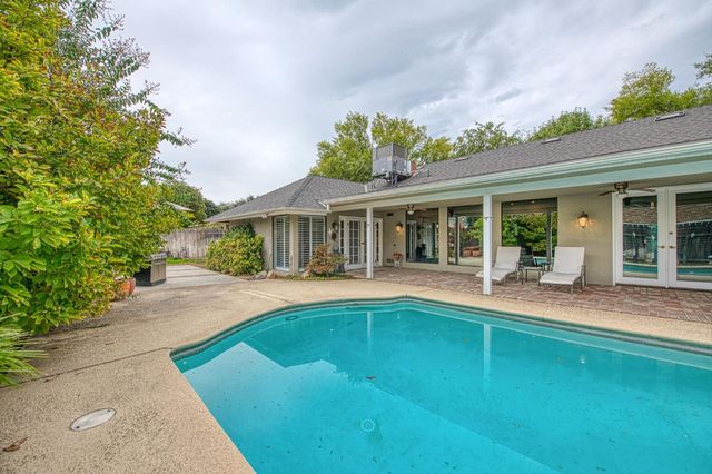 5284 N Pleasant Avenue, Fresno, CA 93711