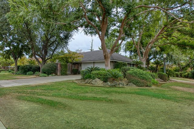 5284 N Pleasant Avenue, Fresno, CA 93711