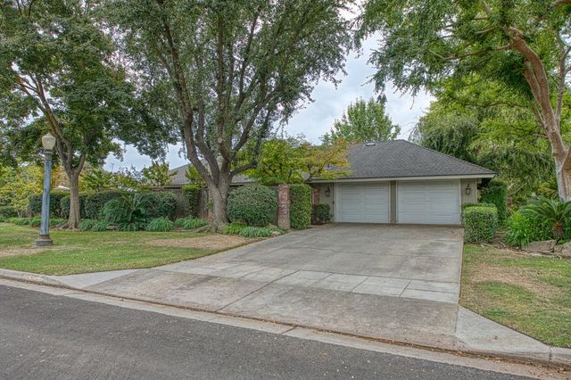 5284 N Pleasant Avenue, Fresno, CA 93711