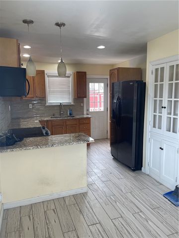 19 Landis Ave, Hempfield Twp, PA 15644