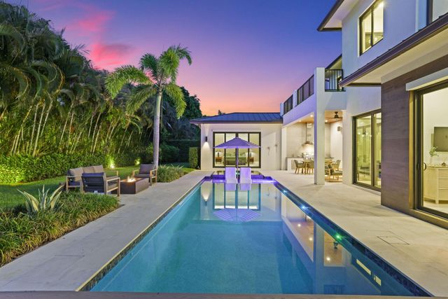 525 Whispering Pines Road, Boynton Beach, FL 33435