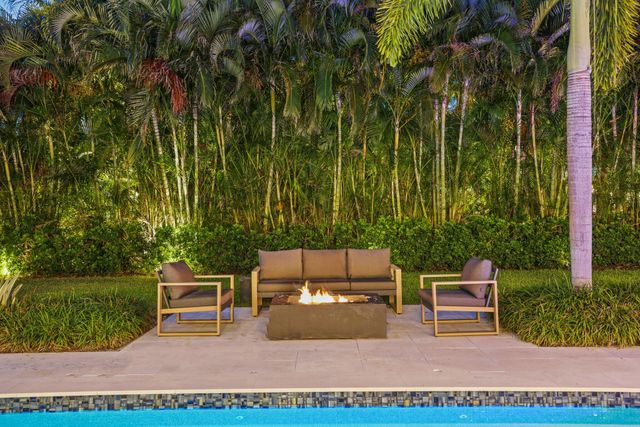 525 Whispering Pines Road, Boynton Beach, FL 33435