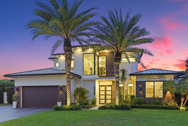 525 Whispering Pines Road, Boynton Beach, FL 33435