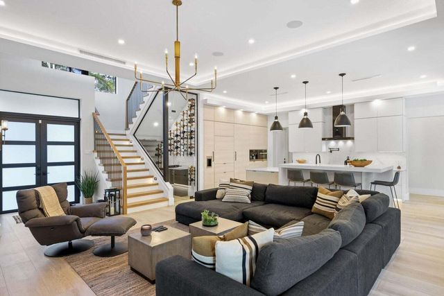 525 Whispering Pines Road, Boynton Beach, FL 33435