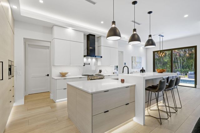 525 Whispering Pines Road, Boynton Beach, FL 33435