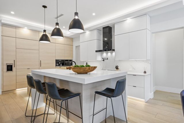 525 Whispering Pines Road, Boynton Beach, FL 33435