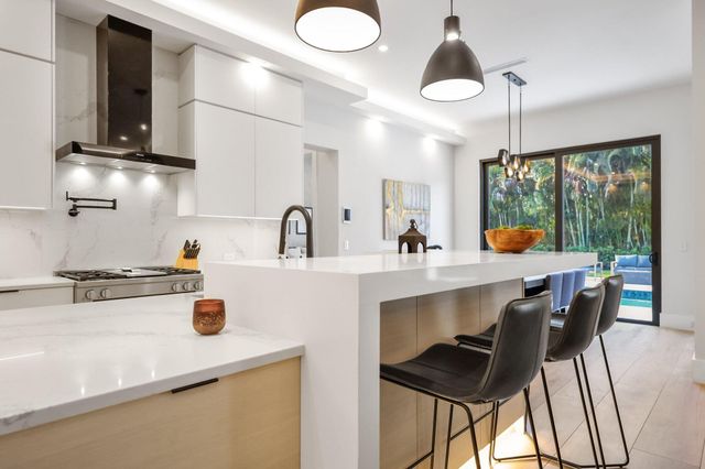 525 Whispering Pines Road, Boynton Beach, FL 33435