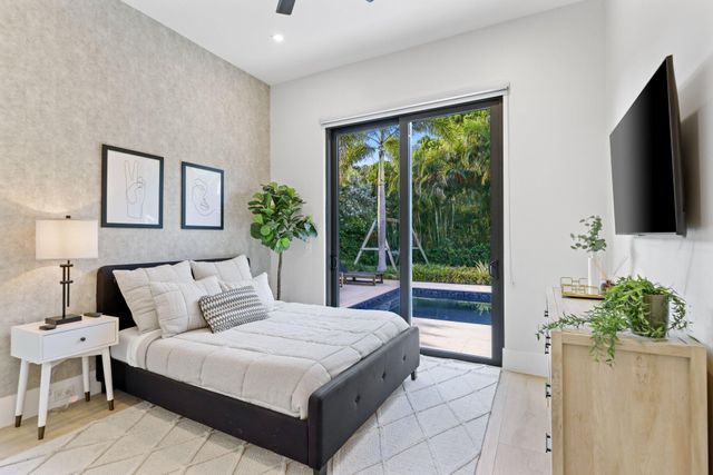 525 Whispering Pines Road, Boynton Beach, FL 33435