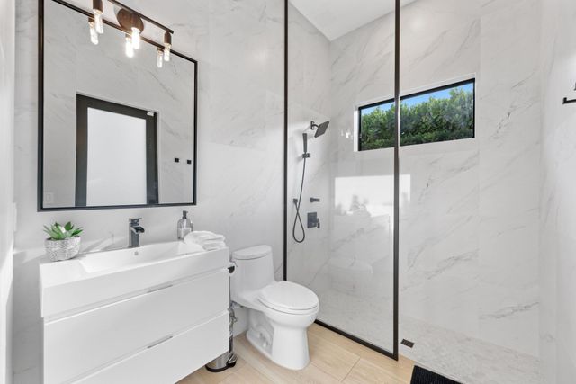 525 Whispering Pines Road, Boynton Beach, FL 33435