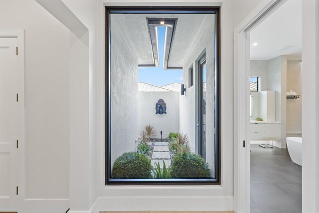 525 Whispering Pines Road, Boynton Beach, FL 33435