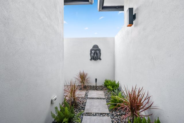 525 Whispering Pines Road, Boynton Beach, FL 33435