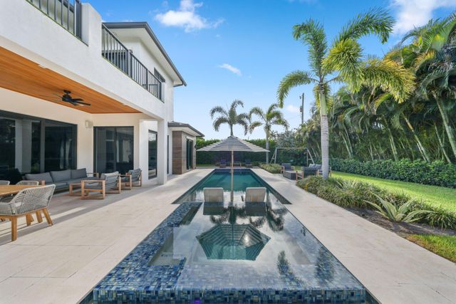 525 Whispering Pines Road, Boynton Beach, FL 33435