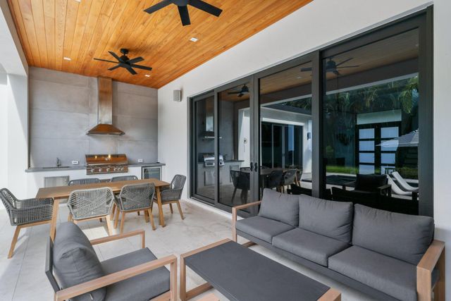 525 Whispering Pines Road, Boynton Beach, FL 33435